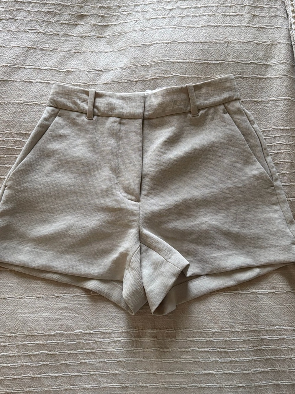 Aritzia Effortless Short (Mini)